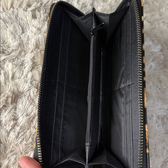 Leopard Print Wallet - Picture 4 of 9